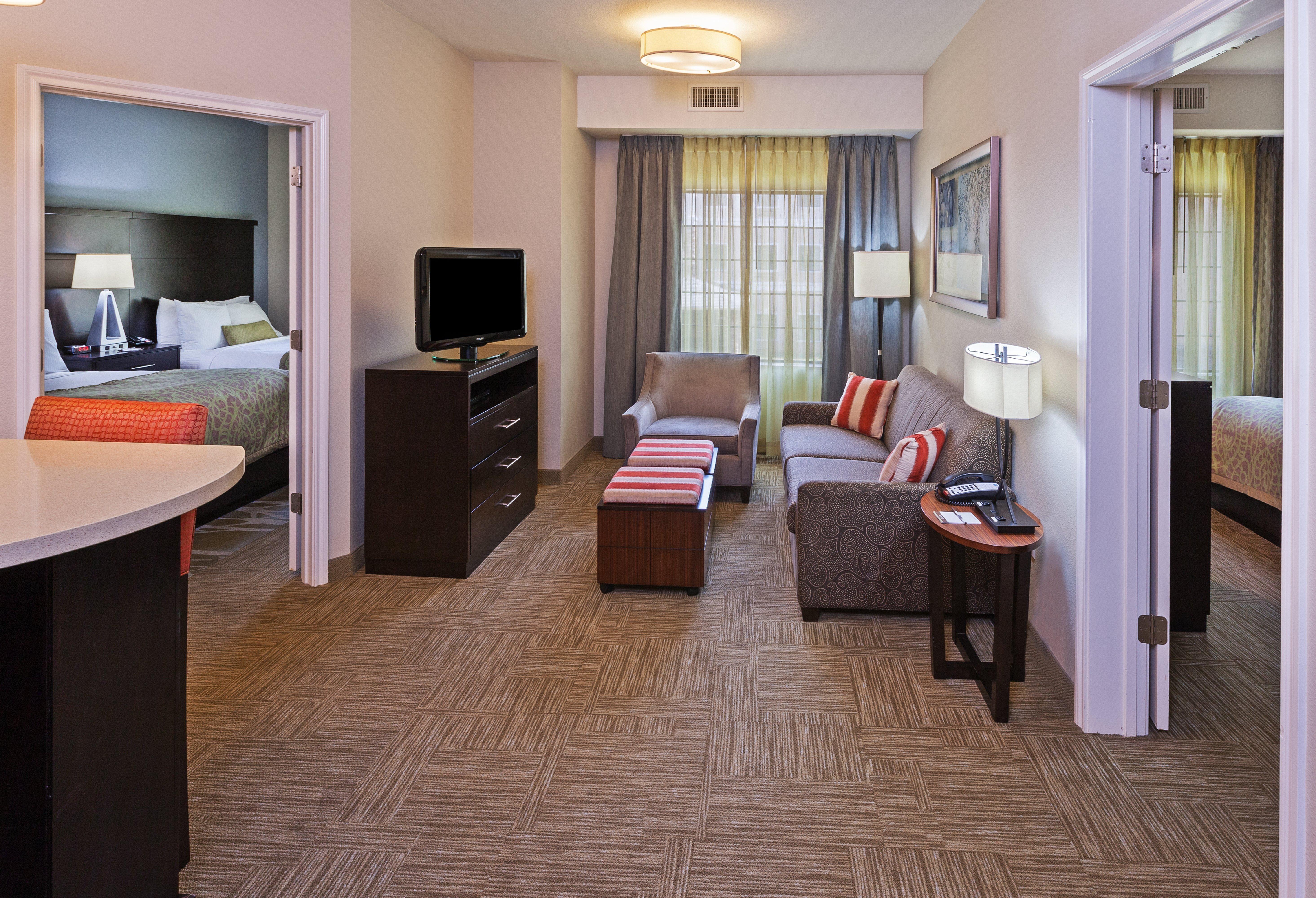 สเตย์บริดจ์ สวีท ไทเลอร์ยูนิเวอร์ซิตี้แอเรีย Hotel ภายนอก รูปภาพ
