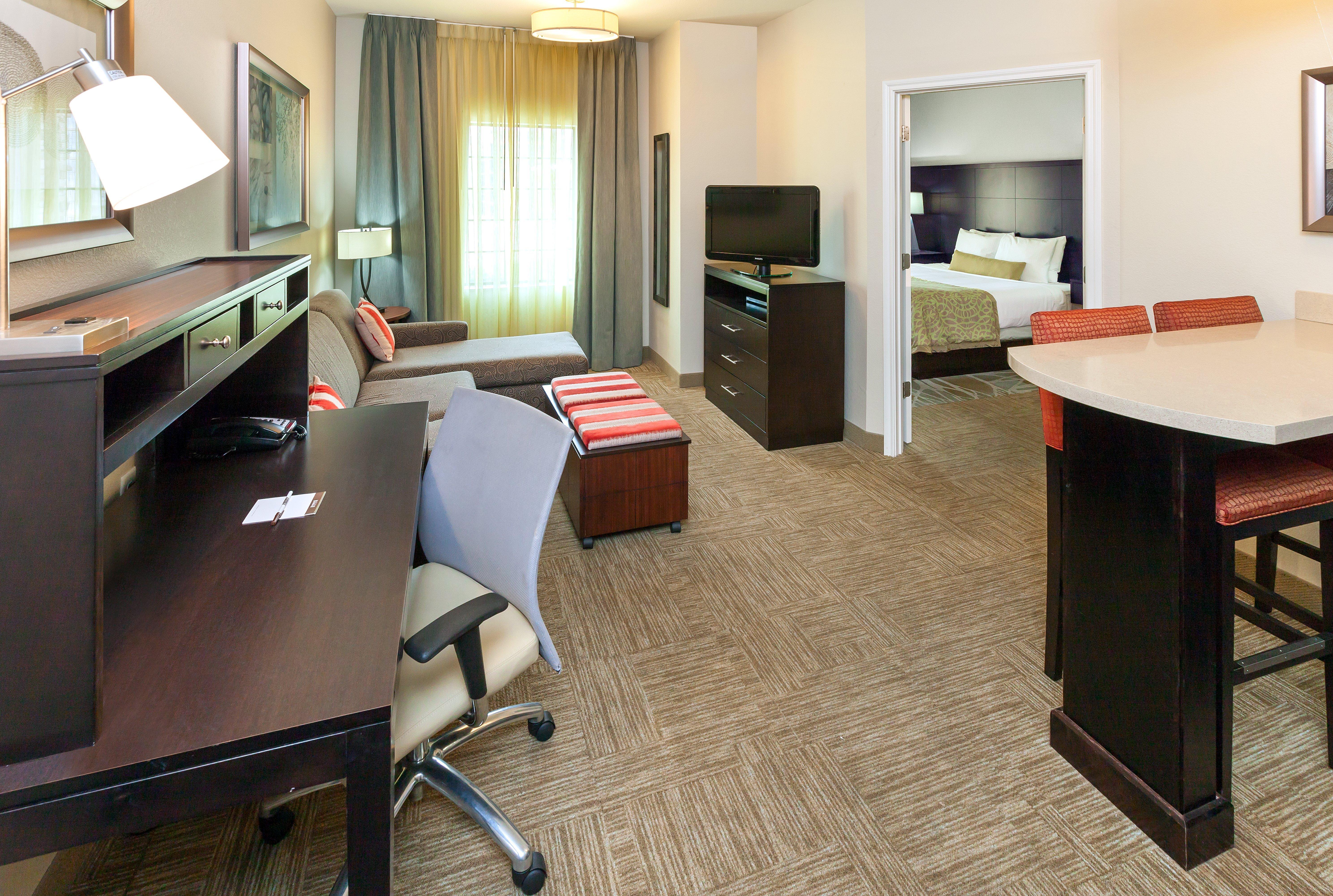 สเตย์บริดจ์ สวีท ไทเลอร์ยูนิเวอร์ซิตี้แอเรีย Hotel ภายนอก รูปภาพ